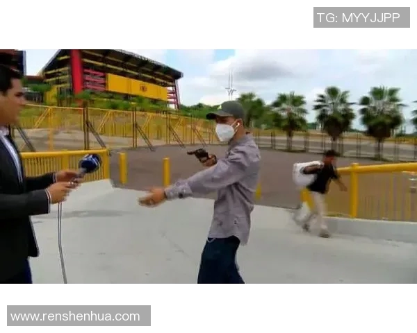 足球明星父亲在街头遭遇抢劫事件引发社会广泛关注与讨论